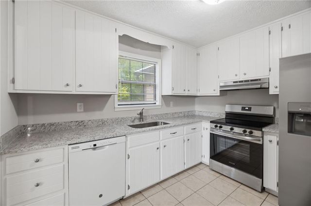 736 Wolfskin Road, Arnoldsville, GA 30619