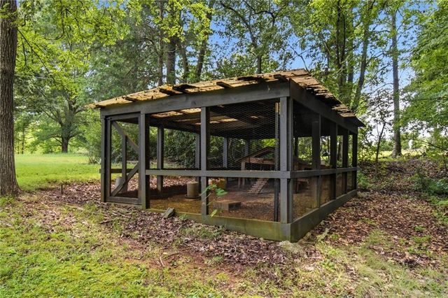 736 Wolfskin Road, Arnoldsville, GA 30619