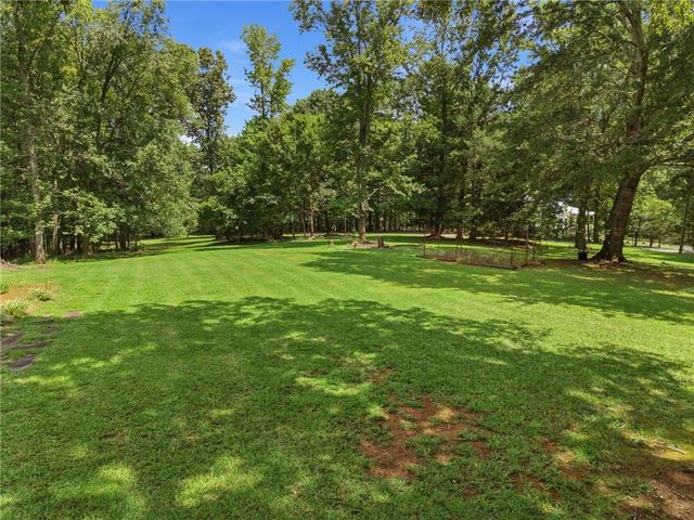 736 Wolfskin Road, Arnoldsville, GA 30619