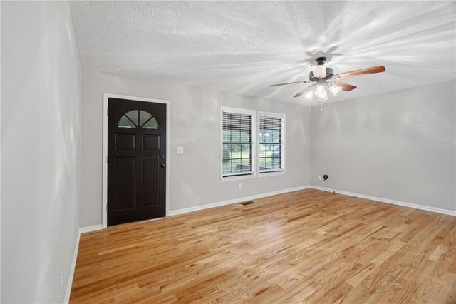 736 Wolfskin Road, Arnoldsville, GA 30619