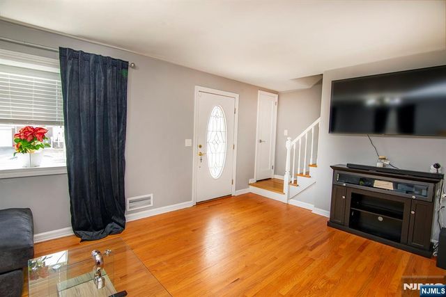 75 17th Avenue, Elmwood Park, NJ 07407
