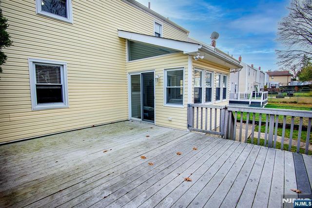 75 17th Avenue, Elmwood Park, NJ 07407
