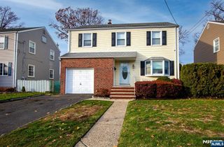 75 17th Avenue, Elmwood Park, NJ 07407