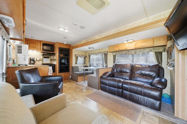 96 10th Street, Ellijay, GA 30540