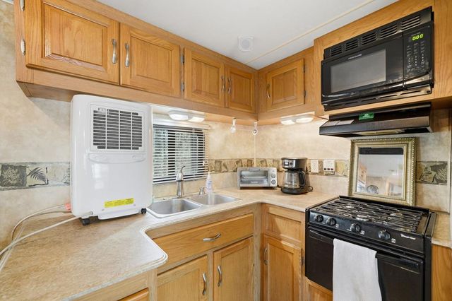96 10th Street, Ellijay, GA 30540