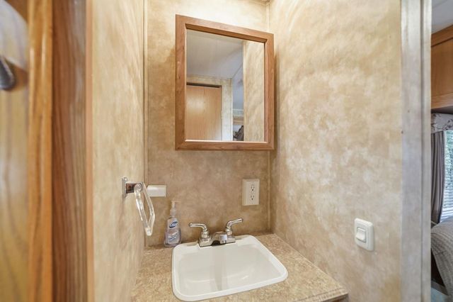 96 10th Street, Ellijay, GA 30540