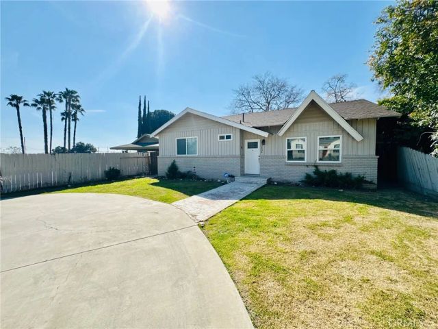 2804 Elmwood, Bakersfield, CA 93305