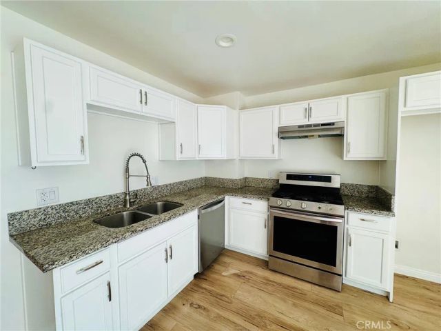 2804 Elmwood, Bakersfield, CA 93305