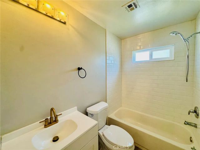 2804 Elmwood, Bakersfield, CA 93305