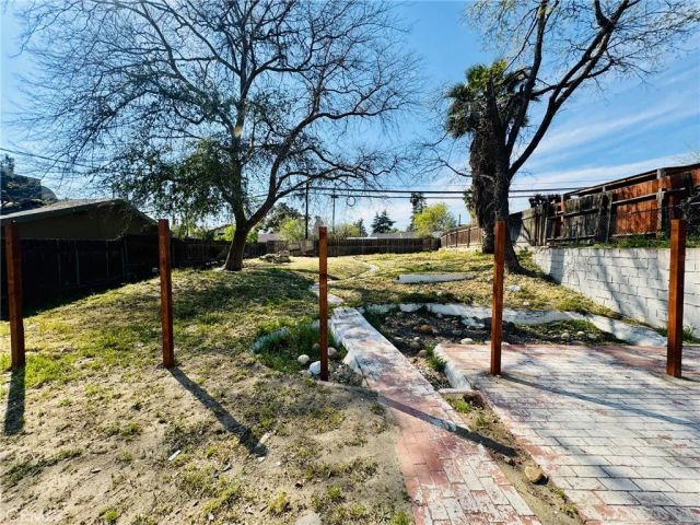 2804 Elmwood, Bakersfield, CA 93305