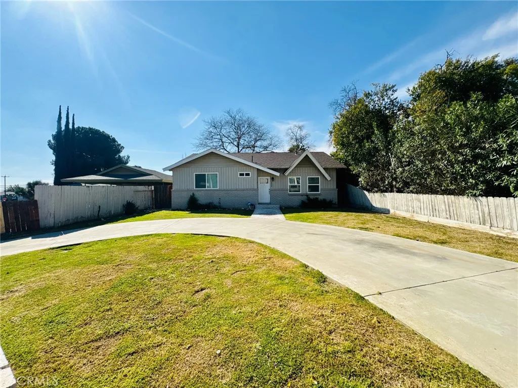 2804 Elmwood, Bakersfield, CA 93305