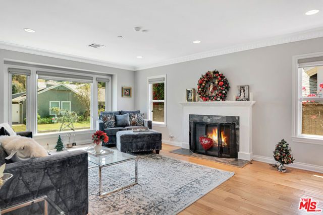 3733 Willowcrest Avenue, Studio City (los Angeles), CA 91604