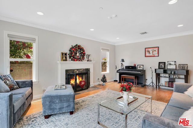 3733 Willowcrest Avenue, Studio City (los Angeles), CA 91604