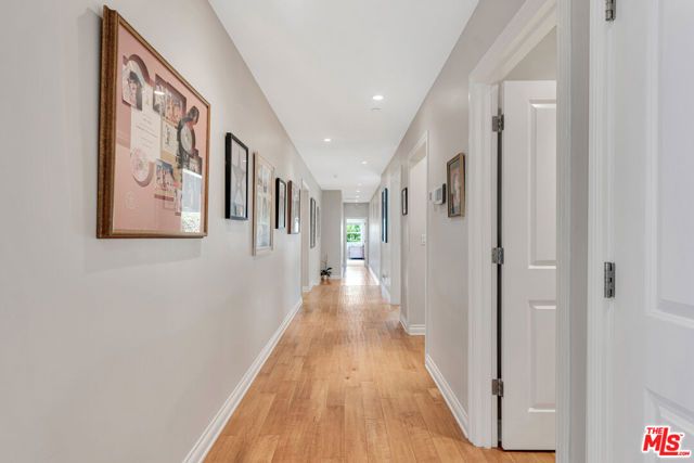 3733 Willowcrest Avenue, Studio City (los Angeles), CA 91604