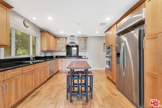 3733 Willowcrest Avenue, Studio City (los Angeles), CA 91604