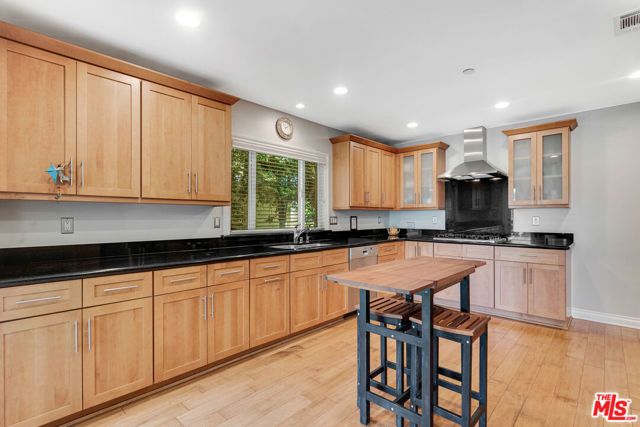 3733 Willowcrest Avenue, Studio City (los Angeles), CA 91604