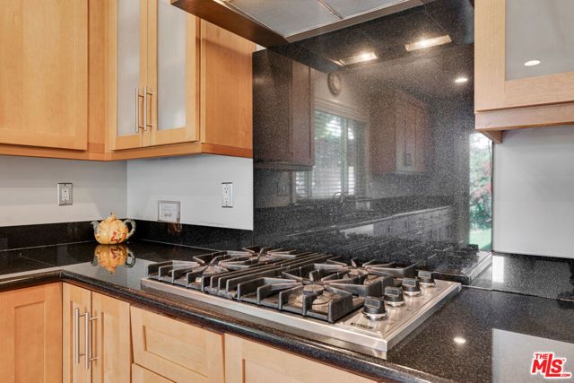 3733 Willowcrest Avenue, Studio City (los Angeles), CA 91604