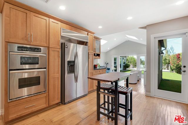 3733 Willowcrest Avenue, Studio City (los Angeles), CA 91604