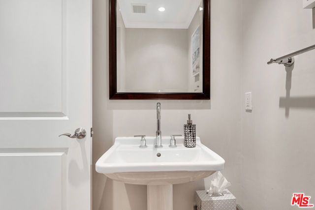 3733 Willowcrest Avenue, Studio City (los Angeles), CA 91604