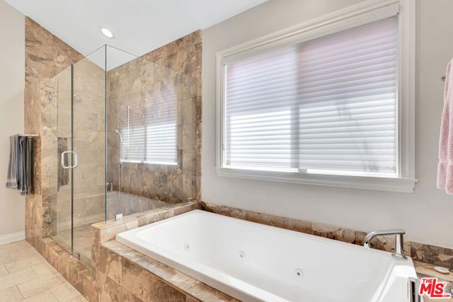 3733 Willowcrest Avenue, Studio City (los Angeles), CA 91604