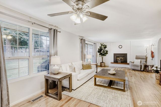 8106 55th Avenue NE, Marysville, WA 98270