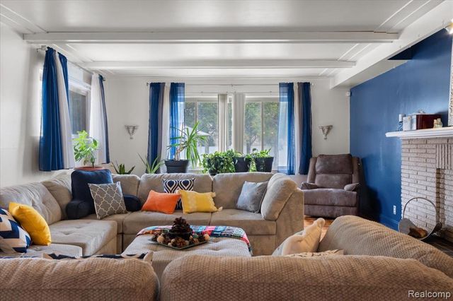 21076 Masch Avenue, Warren, MI 48091