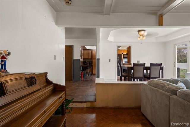 21076 Masch Avenue, Warren, MI 48091