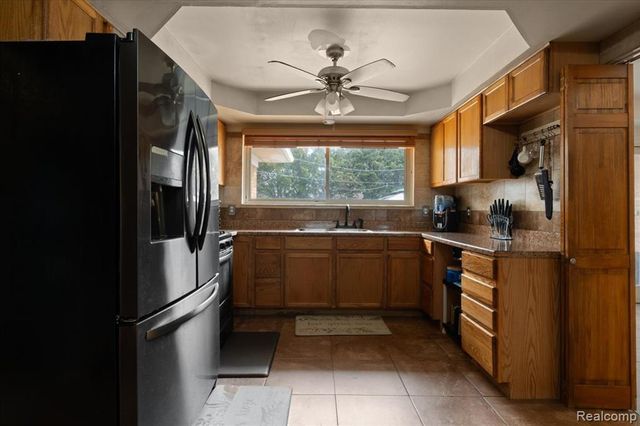 21076 Masch Avenue, Warren, MI 48091