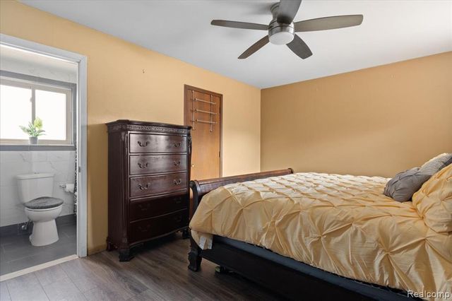 21076 Masch Avenue, Warren, MI 48091