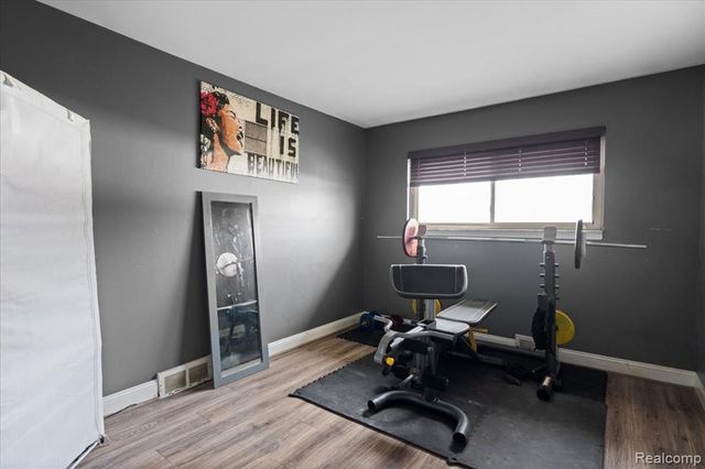 21076 Masch Avenue, Warren, MI 48091