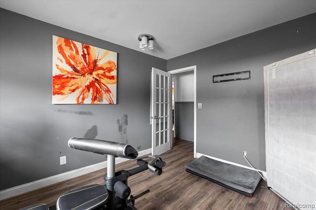 21076 Masch Avenue, Warren, MI 48091