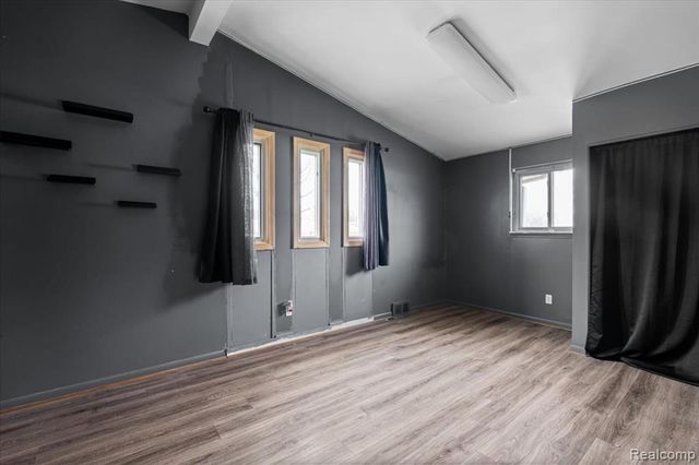 21076 Masch Avenue, Warren, MI 48091