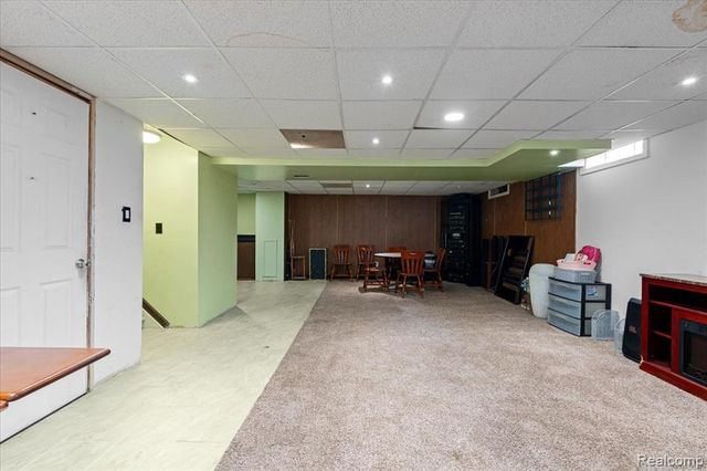 21076 Masch Avenue, Warren, MI 48091