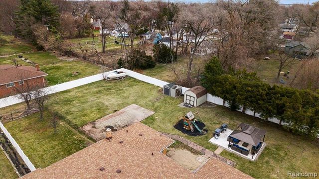 21076 Masch Avenue, Warren, MI 48091