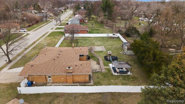 21076 Masch Avenue, Warren, MI 48091