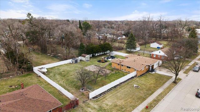 21076 Masch Avenue, Warren, MI 48091