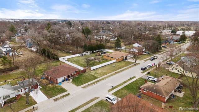 21076 Masch Avenue, Warren, MI 48091