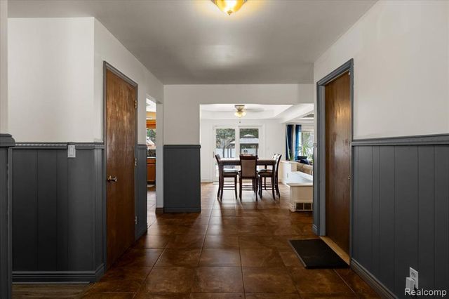 21076 Masch Avenue, Warren, MI 48091