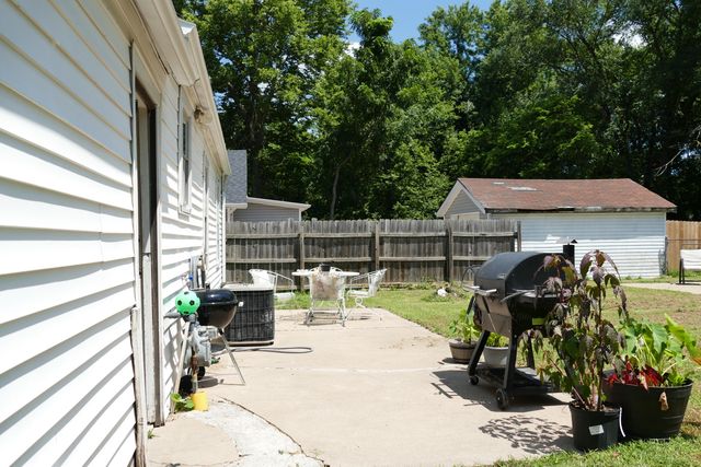 2542 N Kellett Avenue, Springfield, MO 65803
