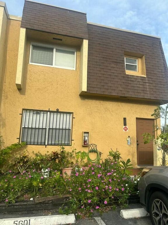 5601 Blueberry Court 157, Lauderhill, FL 33313