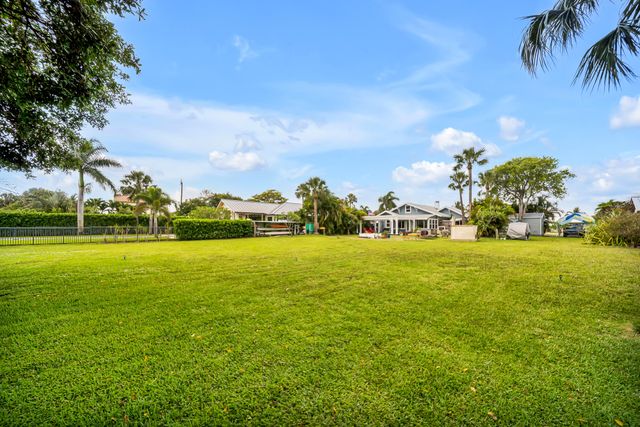1408 N Lakeside Drive, Lake Worth Beach, FL 33460