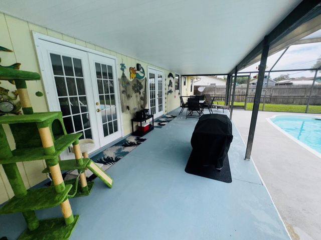 1918 SE Monroe Street, Stuart, FL 34997