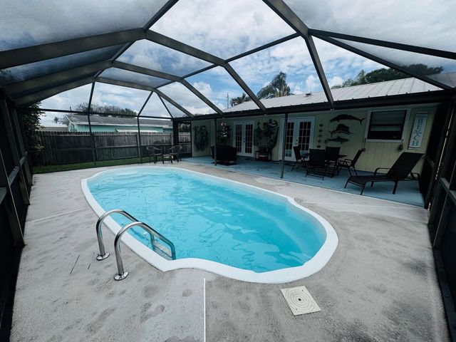 1918 SE Monroe Street, Stuart, FL 34997