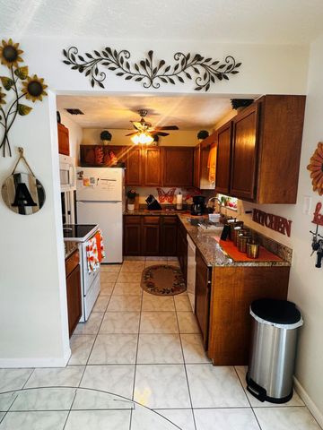 1918 SE Monroe Street, Stuart, FL 34997