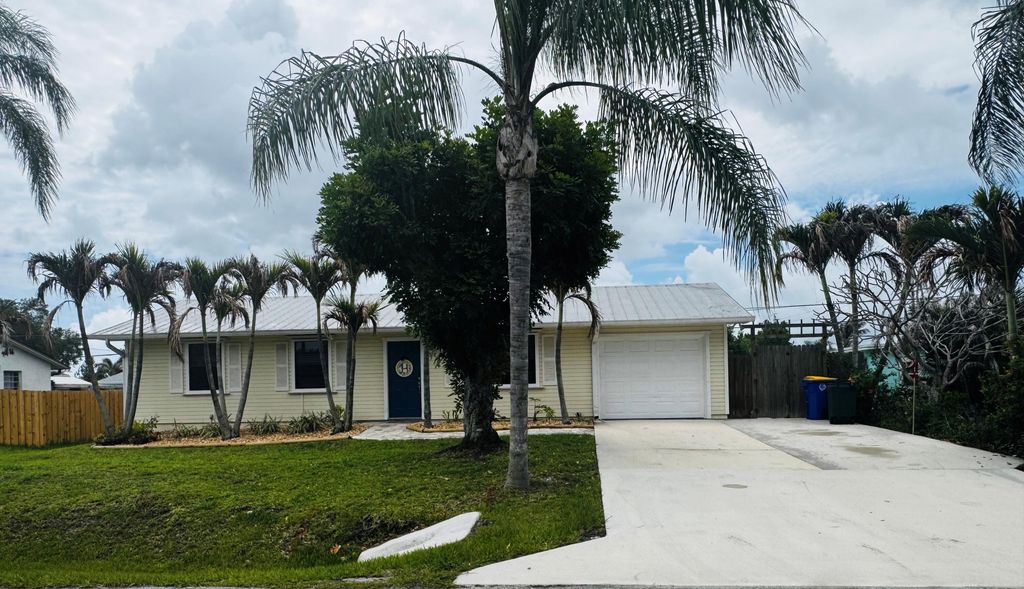 1918 SE Monroe Street, Stuart, FL 34997