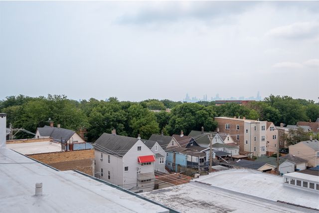 3559 W MONTROSE Avenue 4E, Chicago, IL 60618