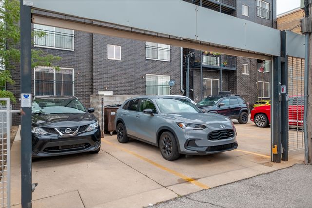 3559 W MONTROSE Avenue 4E, Chicago, IL 60618