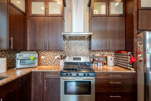 3559 W MONTROSE Avenue 4E, Chicago, IL 60618