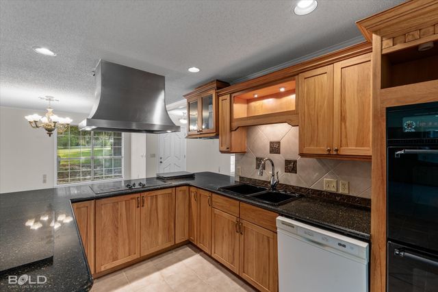321 Evangeline Drive, Elm Grove, LA 71051