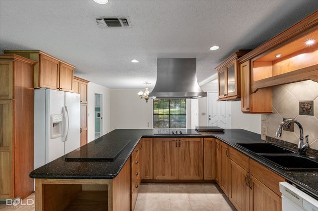 321 Evangeline Drive, Elm Grove, LA 71051